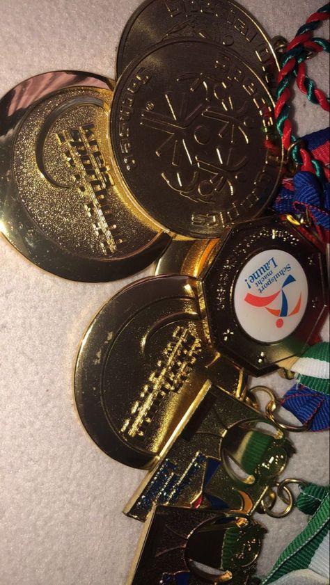 Academic Awards Aesthetic, Taekwondo Fake Story, Medal Taekwondo, School Medals Aesthetic, Medals Aesthetic, Football Medals, Academic Awards, Football Trophies, Gym Wallpaper