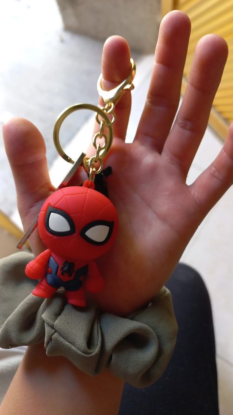 Gantungan Kunci Clay, Spiderman Clay Art, Marvel Clay Ideas, Clay Spiderman, Clay Idea, Genius Hour, Clay Keychain, Easy Canvas, Easy Canvas Art