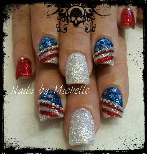 American Flag Nails Designs, Red White And Blue Nails, French Nails Glitter, White And Blue Nails, American Flag Nails, Do It Yourself Nails, Patriotic Nails Design, Firework Nails, Flag Nails