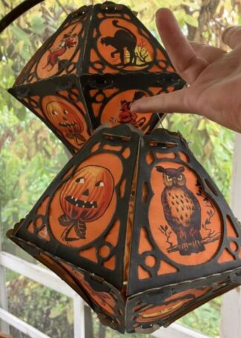 Halloween Collector.com Autumn Lantern, Halloween History, Antique Lanterns, Vintage Halloween Costume, Large Lanterns, Halloween Lanterns, Halloween Collectables, Old Frames, Chinese Lanterns