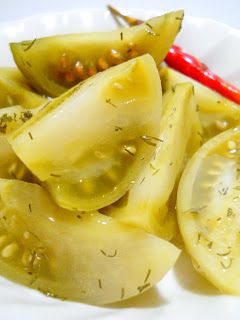 Canning Green Tomatoes, Pickled Green Tomatoes, Pickled Tomatoes, Dill Pickle Recipe, Green Tomato Recipes, Canning Pickles, Homemade Pickles, Pickled Veggies, Green Tomatoes