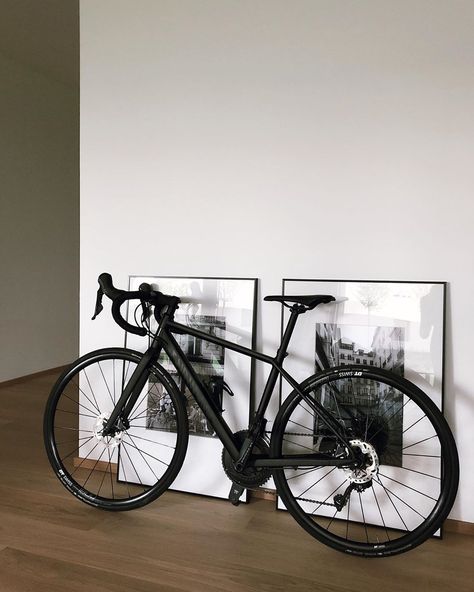 Road Cycling Photography, Cycling Aesthetic, Biking Aesthetic, Bicycle Aesthetic, Bike Wallpaper, Bicycle Photography, Bicycle Workout, Bike Aesthetic, Cycling Club