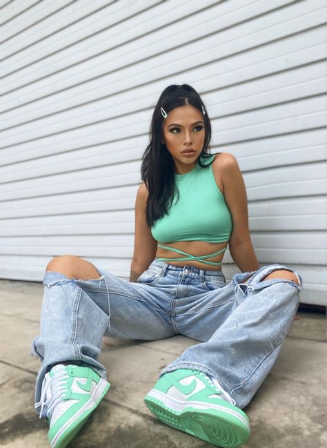 Mint Green Dunks Outfit, Nike Dunks Outfits For Women, Green Glow Dunks Outfit, Mint Dunks, Styling Dunks, Nike Dunk Outfit Woman, Nike Dunks Outfit Woman, Nike Dunk Outfit, Dunks Outfits