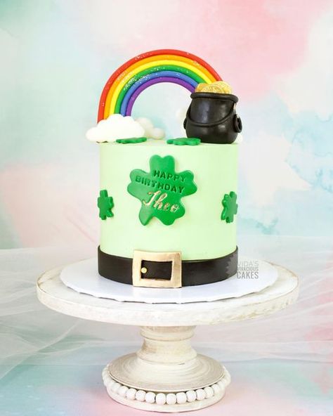 ‎Vida’s Vivacious Cakes⎮ويدا‎ on Instagram: "Theo’ Smash Cake!🎂👶🏻 Happy St.Patrick Day!☘️🌈⚱️ #stpatricksdaycookies#stpatrickcake#smashcakes#firstbirthdaycake#fondantartist#fondantdecorations#fondantrainbow#okccakes#edmondcustumcake#customcaketoppers#edmondoklahoma" St Patricks Day Cakes Decorating, St Patrick’s Day Cake, St Patricks Day Cakes, St Patrick's Day Cookies, Watercolor Cake, Cute Love Memes, 30th Birthday Parties, Novelty Cakes, March 17