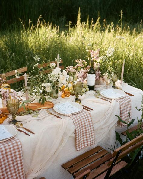 Gingham Wedding, Wedding Event Decor, Summer Garden Party, Picnic Wedding, Outdoor Dinner, Backyard Party, Wedding Professional, Floral Centerpieces, Summer Garden