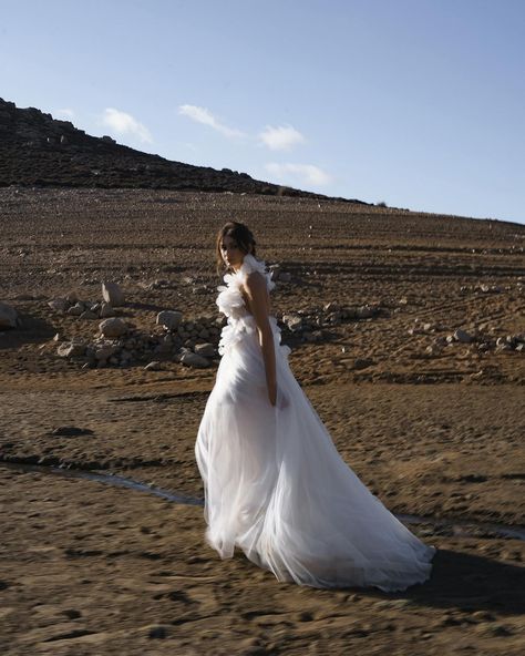 POV Walking on the Moon but actually you are in Mykonos Bridal Editorial by @kissfromfleur • @alchimeia__ with Photographer @romanivanov_photo and Cinematographer @bvaerial Wedding Planning & Design @kissfromfleur Media & Production @ellwedmag Bombshell Alexandra Hair and Make up @michalistsotras Dress @tatyanakochnova_bridal • • • • #genzbrides #mykonos #mykonosbride #mykonoswedding #mykonosweddingplanner #thewed Walking On The Moon, Mykonos Wedding, Bridal Editorial, Media Production, Resort Look, Wedding Week, Wedding Reception Dress, On The Moon, Reception Dress