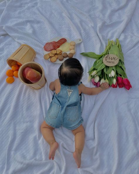 Baby Monthly Photo Ideas Summer, Baby April Photo Ideas, Earth Day Baby Photoshoot, Easter Picnic Photoshoot, Three Month Photo Shoot Ideas, Fruit Milestone Pictures, Spring Baby Milestone Picture, Tulip Baby Photoshoot, 5 Month Photos