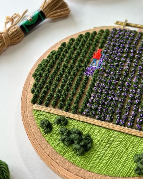 Details ✨ If you missed it yesterday, there’s 460 tapestry wool knots, 350 of which are covered in lavender flowers. There’s approximately 1100 tiny lavender french knots in this piece. This embroidered farmland took me over 13 hours to complete, and it might be my favourite piece to date. I’m hoping once I list it that it will find a home that loves it as much as I do🪻 . . . @dmc_embroidery @dmc_crafts @dmc_france #embroidery #embroidered #needlework #handembroidery #fiberart #fibreart #te... Embroidery Tapestry Diy, France Embroidery, Moss Embroidery, Diy Tapestry, 13 Hours, Dmc Embroidery, Knit Art, Diy Bracelets Patterns, French Knots