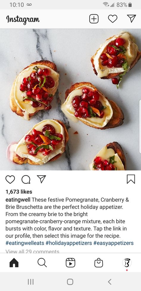 Brie Bruschetta, Cheese Board Easy, Orange Cauliflower, Cranberry Brie, Thanksgiving Appetizer Recipes, Apple Bite, Brie Bites, Festive Appetizers, Elegant Appetizers