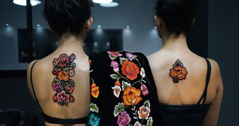 We asked one tattoo artist exactly how embroidered tattoo designs became Instagram's coolest new trend — and how they look so real IRL. Skin Embroidery, Cleaning Basics, Embroidery Tattoos, Friends Embroidery, Tattoo Embroidery, Mexican Tattoo, Embroidery Tattoo, Tattoo Techniques, Virgo Tattoo