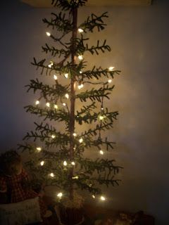 Thought I would share some random shots of decorating and a few trees! This first one I think I showed before but when I was going through ... Felted Wool Christmas Trees, Wool Feather Tree Tutorial, How To Make Wooly Pine Trees, Diy Feather Tree, Wooly Trees, Wool Feather Tree, Primitive Trees, Wool Trees, Tree Shaping