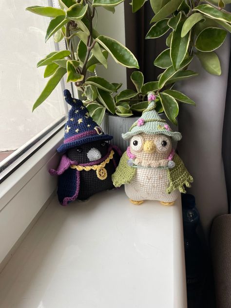 This is a PDF Crochet/Amigurumi Pattern Bundle for  - a cute crow who is also a wizard. His accessories include - a cute whimsical wizard hat, long cape and a star talisman.  - owl plushie who is (not so) secretly a magic forest witch! Her accessories include a whimsical, flower-y, pointy hat and a short green cape with leaves.  All of those accessories are removable, so you can take them off and put them on in different ways. You can refer to individual listings for more photos and information Labyrinth Crochet Pattern, Spooky Season Crochet, Wizard Hat Crochet, Crochet Wizard Hat, Witchy Crochet Patterns Free, Witchy Crochet Patterns, Crochet Witchy Stuff, Black Cat Crochet Pattern, Crow Crochet