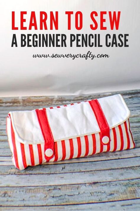 Learn to make this beginner sewing project beginning to end following this sewing tutorial.  This is a cute pencil case that can be made by anyone with basic sewing and bag making skills.  It is super simple and can be made in no time at all. Just a bit of fabric and some Kam snaps gets you this terrific pencil case. No Zipper Pencil Case, Making A Pencil Case, Simple Pencil Case Pattern, How To Sew Pencil Case, Pencil Case Crafts, Pencil Case Sewing, Fabric Pencil Case, Diy Pencil Case, Bags 2024