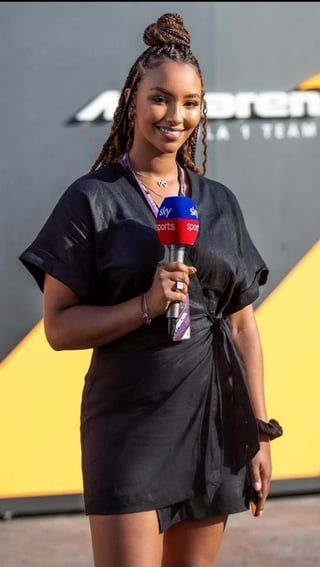 Naomi Schiff F1, Black Journalist Aesthetic, Sports Journalism Aesthetic F1, Sports Career Aesthetic, Tv Presenter Aesthetic, Women In Sports Journalism, Broadcast Journalism Aesthetic, Communications Major Aesthetic, Sports Journalism Aesthetic