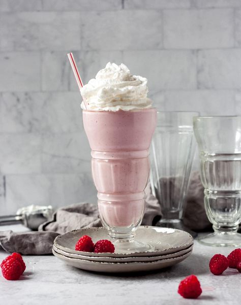 Raspberry milkshake Raspberry Milkshake, Caleb Martin, Pinterest Cookies, Cake And Ice Cream, Baking Lessons, Bread Of Life, Professional Chef, Best Dessert, Sharing Board