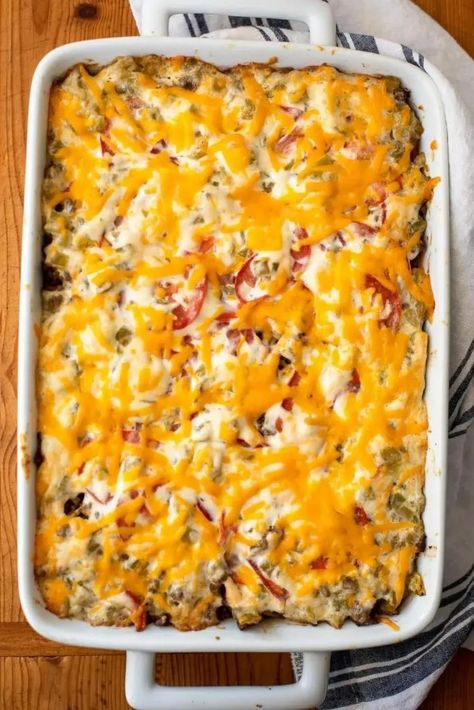 Pioneer Woman John Wayne Casserole - Table for Seven John Wayne Casserole Recipe, Pioneer Woman Recipes Dinner, John Wayne Casserole, Ground Beef Recipe, Comfort Casseroles, Hearty Casseroles, Ground Beef Casserole, Pioneer Woman Recipes, Potluck Dishes