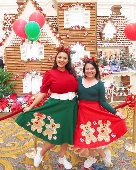 Michelle Lorraine 📷 † on Instagram: “I present to you Gingerbread cuteness ❤️💚❤️💚❤️💚❤️💚❤️💚❤️💚 My skirt of the month, I’m so happy the way they turned out!!!!🎄 . . . . Photo…” Christmas Skirts, Disney Xmas, Christmas Skirt, Disneyland Outfits, Christmas Outfits Women, Dapper Day, Whimsical Fashion, Christmas Sewing, Disney Christmas