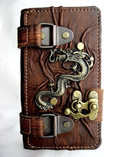 Dragon Emblem, Mode Steampunk, Steampunk Accessories, Leather Books, Leather Projects, Samsung Galaxy S5, Galaxy S5, Mobile Phone Case, Leather Journal