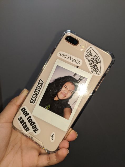 Phone Cases With Polaroid Picture, Pictures In Phone Case Ideas, Grunge Phone Case Stickers, Diy Clear Phone Case Ideas Stickers, Cute Clear Phone Case Ideas Diy, Iphone Case Pictures, Clear Phone Case With Pictures, Phone Cover Polaroid Ideas, Clear Phone Case With Polaroid