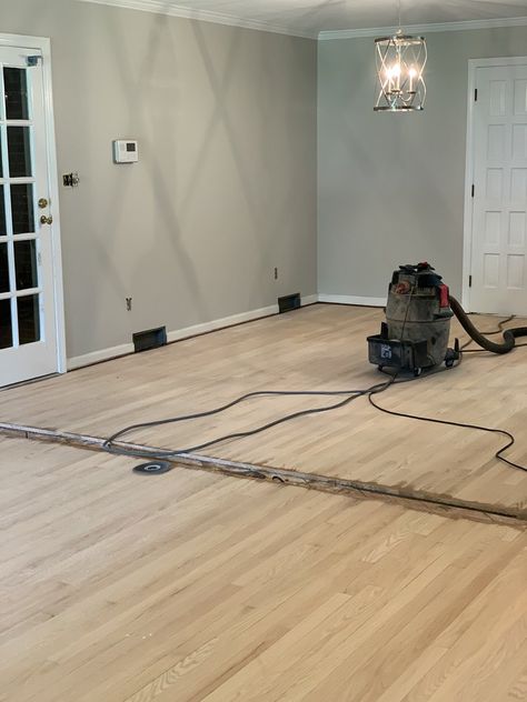 Yes! It’s red oak! — The Hardwood Co. Red Oak Hardwood Floors Stains, Hardwood Floor Stain Colors, Oak Floor Stains, Floor Stain Colors, Wood Floor Stain Colors, Hardwood Floor Refinishing, Red Oak Hardwood Floors, Red Oak Floors, Red Oak Hardwood