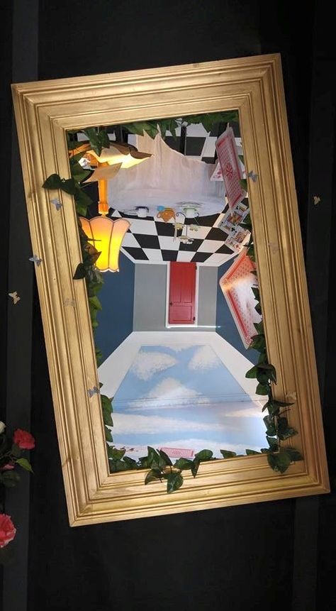 Wonderland Room, Disney House Ideas, Alice In Wonderland Props, Alice In Wonderland Room, Shattered Mirror, Alice In Wonderland Tea Party Birthday, Glass Theme, Alice In Wonderland Birthday, Alice Madness