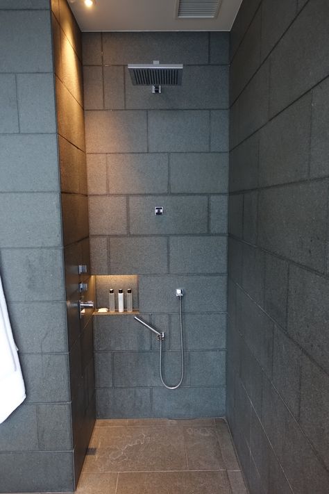 Premier Room Rain Shower, Aman Tokyo Japan Bathroom, Hotel Foyer, Japan Hotel, His And Hers Sinks, Rest House, Tokyo Hotels, Hotel Bathroom, Laundry In Bathroom, Rain Shower