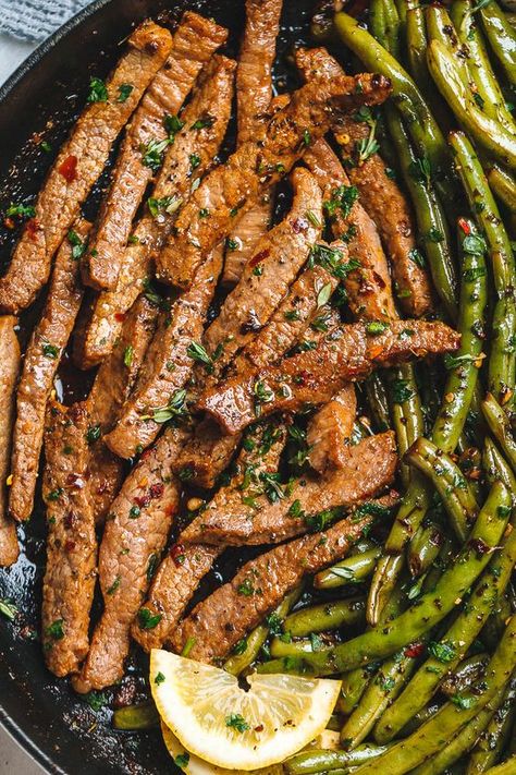 Green Beans Skillet, Steak And Green Beans, Ayam Mentega, Plats Healthy, Lemon Green Beans, Butter Steak, Garlic Butter Steak, Steak Butter, Makanan Diet