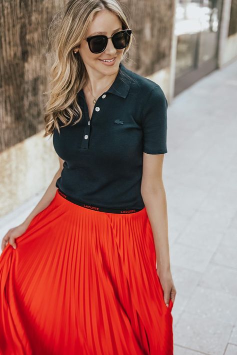 Polo With Skirt, Lacoste Polo Shirt Women Outfit, Polo Outfits For Women, Summer Pleated Skirt, Green Pleated Skirt, Polo Shirt Outfits, Business Professional Outfits, Polo Outfit, Blue Polo Shirt