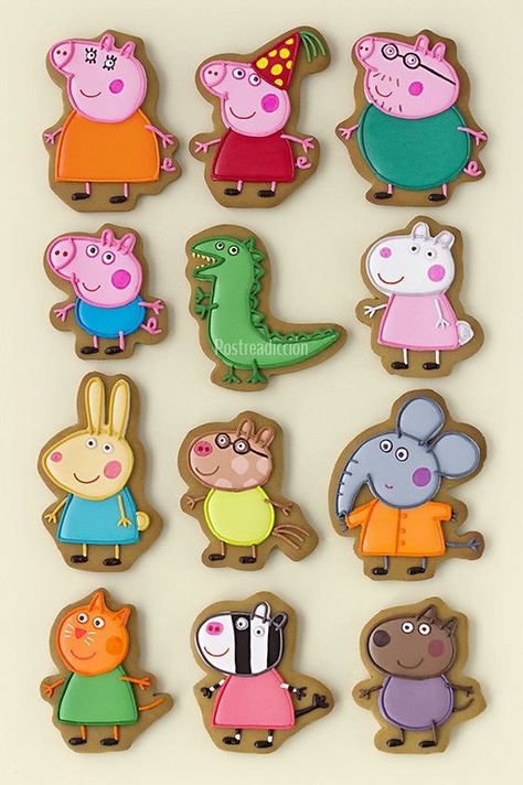 Peppa Pig Cookies, George Pig Birthday Party, Bolo Da Peppa Pig, George Pig Party, George Pig Birthday, Peppa Pig Birthday Party Decorations, Peppa Pig Cartoon, Pig Cupcakes, Peppa Pig Birthday Cake