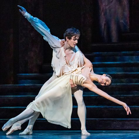 The picture depicts a male and female ballet dance that adheres to the traditional norms of ballet, without challenging heteronormativity. The female dancer's face displays a range of emotions, including relief, pride, love, happiness, contentment, and joy. Meanwhile, the male dancer's face exudes determination and strength, as he supports and lifts his partner with unwavering focus. The picture captures the grace and skill of the dancers, as well as the deep connection and trust between them. Ballet Romeo And Juliet, Ballet Lifts, Fumi Kaneko, Francesca Hayward, Famous Ballets, The Royal Opera House, Dancer Lifestyle, The Royal Ballet, Art Alevel