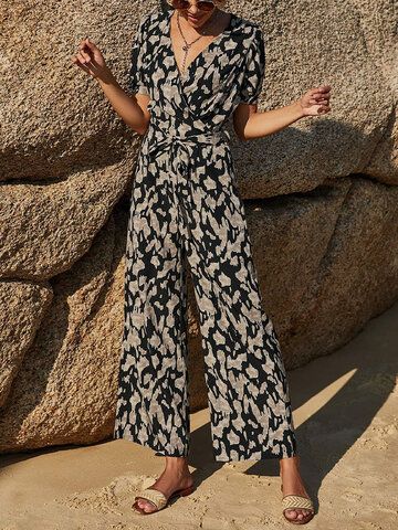 I found this amazing Leopard Print Knotted High Waist V-Neck Short Sleeve Casual Jumpsuit with £29.99,and 14 days return or refund guarantee protect to us. --Newchic Jumpsuit Casual, Short Sleeve Jumpsuits, Casual Jumpsuit, Jumpsuit With Sleeves, Printed Jumpsuit, Strap Design, Printed Ties, Black Jumpsuit, Jumpsuits For Women