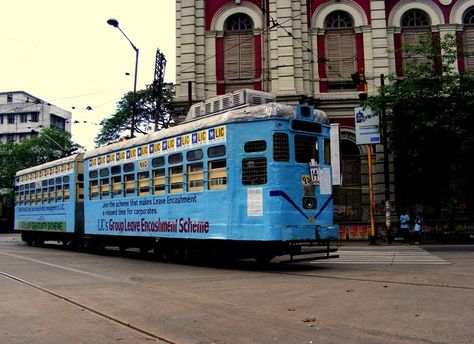 Kolkata Tram, India Tour, Light Rail, Tourist Places, West Bengal, Famous Places, Street Cars, Incredible India, India Travel