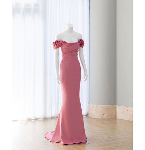 Marchesa Bridal, Elegant Silk Dresses, Mens Dress Outfits, Gown Pink, Carnation Pink, Asian Wedding Dress, Frock Fashion, Simple Gowns, Gowns Dresses Elegant