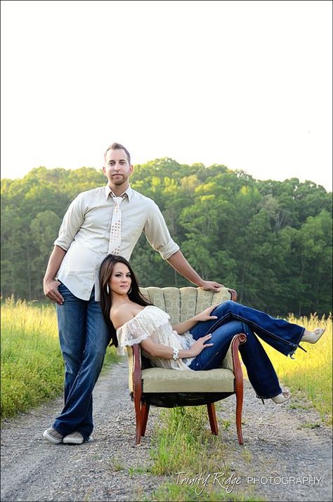 Trinity Ridge Photography. Amazing Pictures With Chairs Photo Shoot, Couples Chair Poses, Couples Sitting Poses Chair, Couples Photoshoot Sitting Down, Couple Chair Poses, Couple Sitting Poses On Chair, Seated Couple Poses, Couple Sitting On Steps Poses, Prom Photoshoot