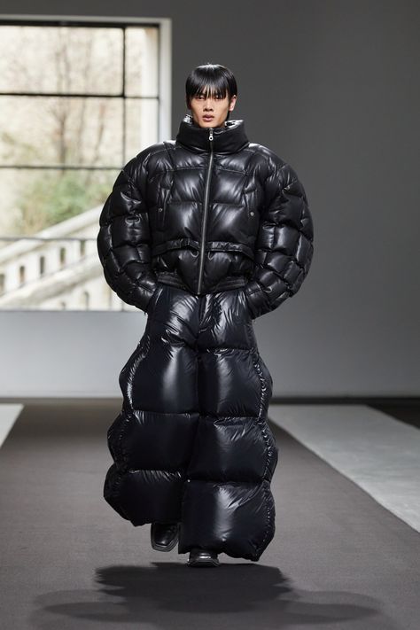 Puffer Dress, Men's Fashion Illustration, Down Suit, Autumn Winter 2023, Dress Couture, London College Of Fashion, Puff Dress, Winter 2023, Fall 2023