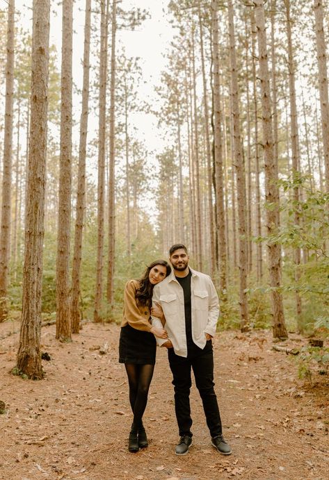 Michigan engagement photos, Michigan photographer, Forest engagement photos, Forest photoshoot, Grand Rapids engagement photos, Michigan photoshoot locations, Grand Rapids wedding photographer, Casual engaegment photoshoot outfits, Fall couple photos, Cozy fall photoshoot Michigan Engagement Photos, Fall Couple Pictures, Fall Photoshoot Ideas, Portret Feminin, Forest Engagement Photos, Fall Couple Photos, Fall Photo Shoot Outfits, Wedding Fotos, Fall Couple