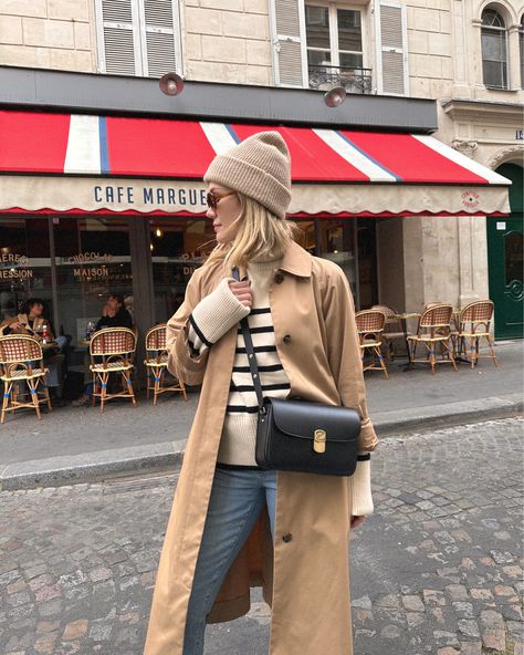 Beige Beanie Outfit, Beanie Outfit Women, Sweater Trench Coat, Camel Trench Coat, Beige Beanie, Beanie Outfit, Trench Coat Outfit, Camel Sweaters, Outfit Formulas