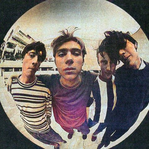 Fish Eye Lens Aesthetic 90s, Fisheye Band Photo, Blur Band Aesthetic, Blur Album Cover, Blur Magazine, Blur Band, Band Photoshoot, Damon Albarn, Fish Eye Lens