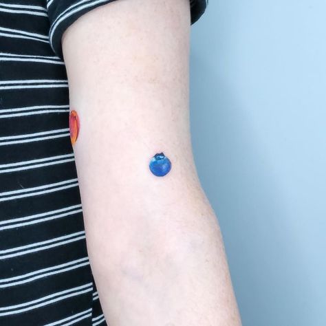 Blueberry Outline Tattoo, Simple Blueberry Tattoo, Tiny Blueberry Tattoo, Blueberry Tattoo Minimalist, Kiwi Fruit Tattoo, Veggie Tattoo, Tattoo Cuff, Fruit Tattoos, Blueberry Tattoo