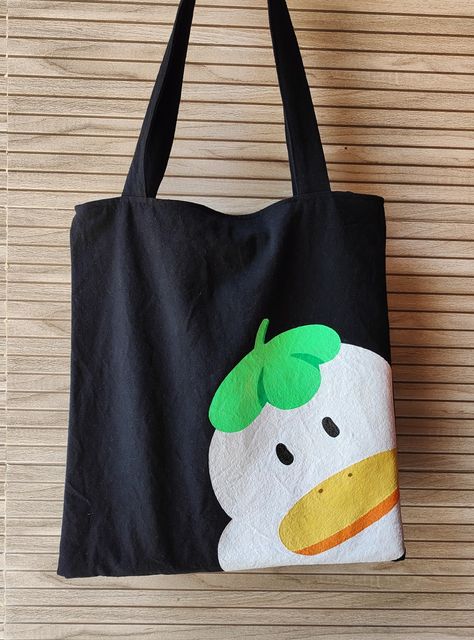 Cloth Bag Painting Aesthetic, Anime Tote Bag Design, Black Tote Bag Painting Ideas, Drawing On Tote Bag, Black Tote Bag Design Ideas, Aesthetic Tote Bag Painting, Black Tote Bag Aesthetic, Tote Bag Painting Ideas Easy, Tote Bag Design Ideas Aesthetic