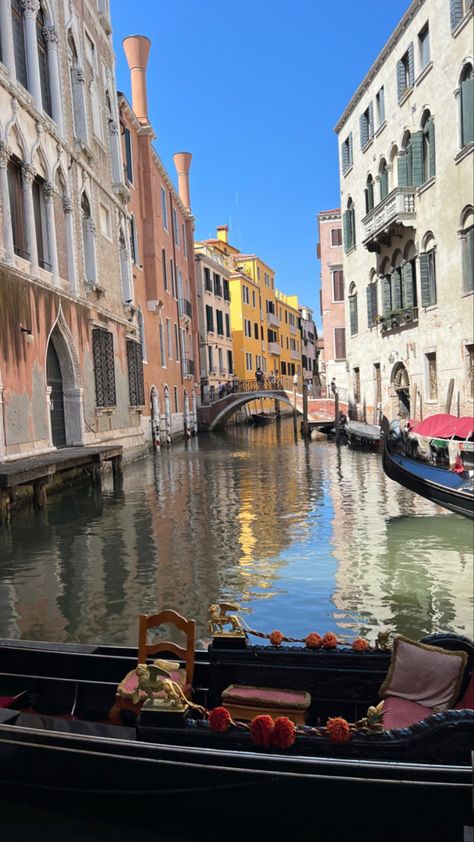 Venice Instagram Story, European Explorers, 2023 Vision, Random Pics, Back To The Future, Story Ideas, Instagram Story Ideas, Good Vibes, Dream Life