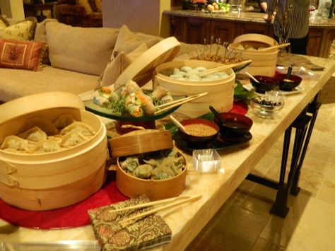 Chinese Dumpling bar Dim Sum Buffet, Dim Sum Party, Asian Party, Catering Design, Elopement Party, Chinese Dumplings, Sushi Party, Wedding Food Drink, Buffet Display