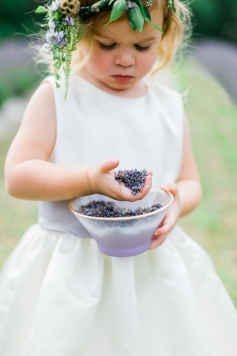 25 Flower-Girl Alternatives to the Traditional Petal Toss Flower Girl Basket Alternative, Justin Johnson, Flower Girl Inspiration, Cross Wedding, Petal Toss, Twirling Dress, Flower Girl Petals, Boho Flower Girl, Jasmine Bridal