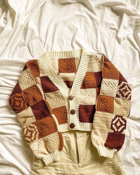 Car Trip, Crochet Idea, Crochet Cardigan Sweater, Patchwork Cardigan, Crochet Wool, Crochet Inspo, Crochet Fall, Red Cardigan, Crochet Cardigan Pattern