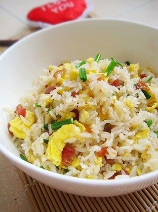 YangZhou Fried Rice : 12 Steps - Instructables Yangzhou Fried Rice, Cooking Fried Rice, Make Fried Rice, Rice Meals, Vegetable Mixes, Chinese Sausage, Making Fried Rice, Foo Foo, Delicious Rice