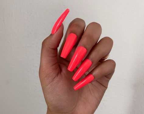 Vibrant Neon Pink Press-on Nails A Vibrant, Show-stopping Manicure Handcrafted Especially for You - Etsy Long Bright Nails, Peach Colored Nails, Coral Nails With Design, Summer Nail Color, Palm Tree Nails, Peach Nails, Nails For Summer, Coral Nails, Tree Nails