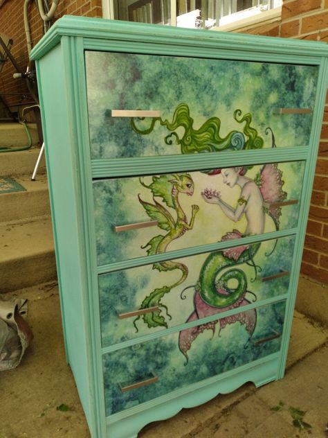 Mermaid Rooms, Whimsical Dresser, Beachy Furniture, Painted Cedar Chest, Painting Kids Furniture, Kid Bathroom, Mermaid Ideas, Dresser Ideas, Unusual Furniture