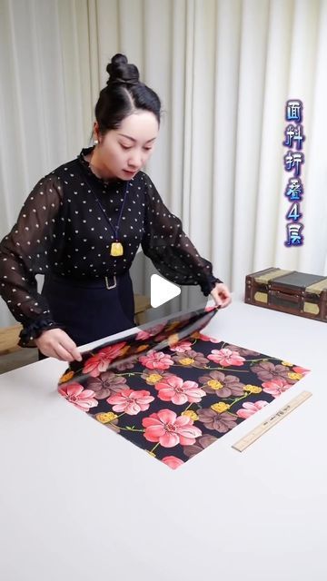 Xin Chi on Instagram: "Sewing clothes" How To Sew A Blouse, Top Tutorial Sewing, How To Sow Clothes, Patron Dress, Fashion Sewing Pattern Tutorials, Sewing Clothes Refashion, Blouse Pattern Free, Fancy Top, Dress Sewing Tutorials