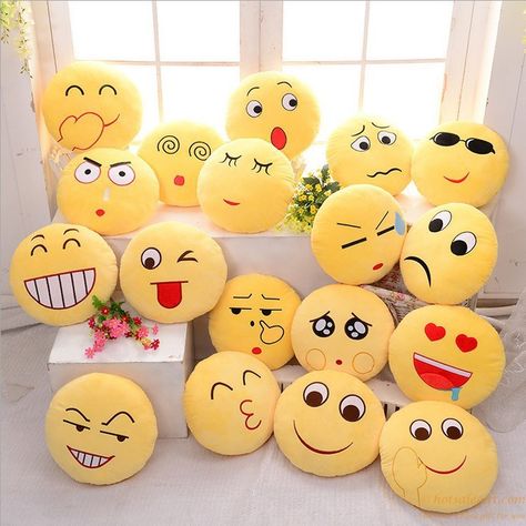 Funny design wholesale wechat emoticon cushion emoji pillow gift Emoji Cushions, Crazy Pics, Emoji Pillows, Emoji Party, Bantal Sofa, Plush Sofa, Happy Friendship, Cute Emoji, Bed Cushions