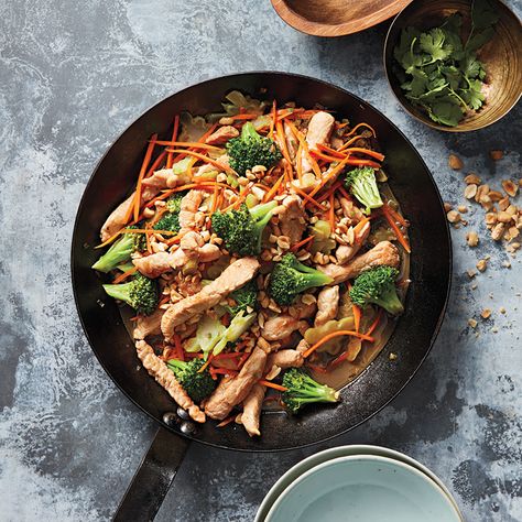 Enjoy a tasty and delicious meal with your loved ones. Learn how to make Thai Turkey and Broccoli Stir-Fry & see the Smartpoints value of this great recipe. Dinner Quick And Easy, Turkey Broccoli, Healthy Chicken Thigh Recipes, Veggie Skillet, Weekly Dinner Menu, Dinner Quick, Broccoli Stir Fry, Fry Recipes, What's For Dinner